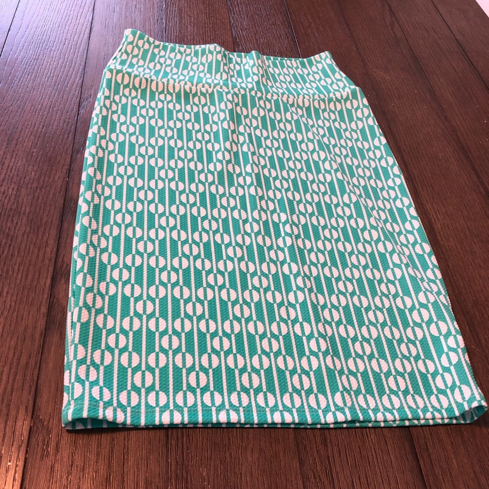 Lularoe Cassie - Picture 4 of 4